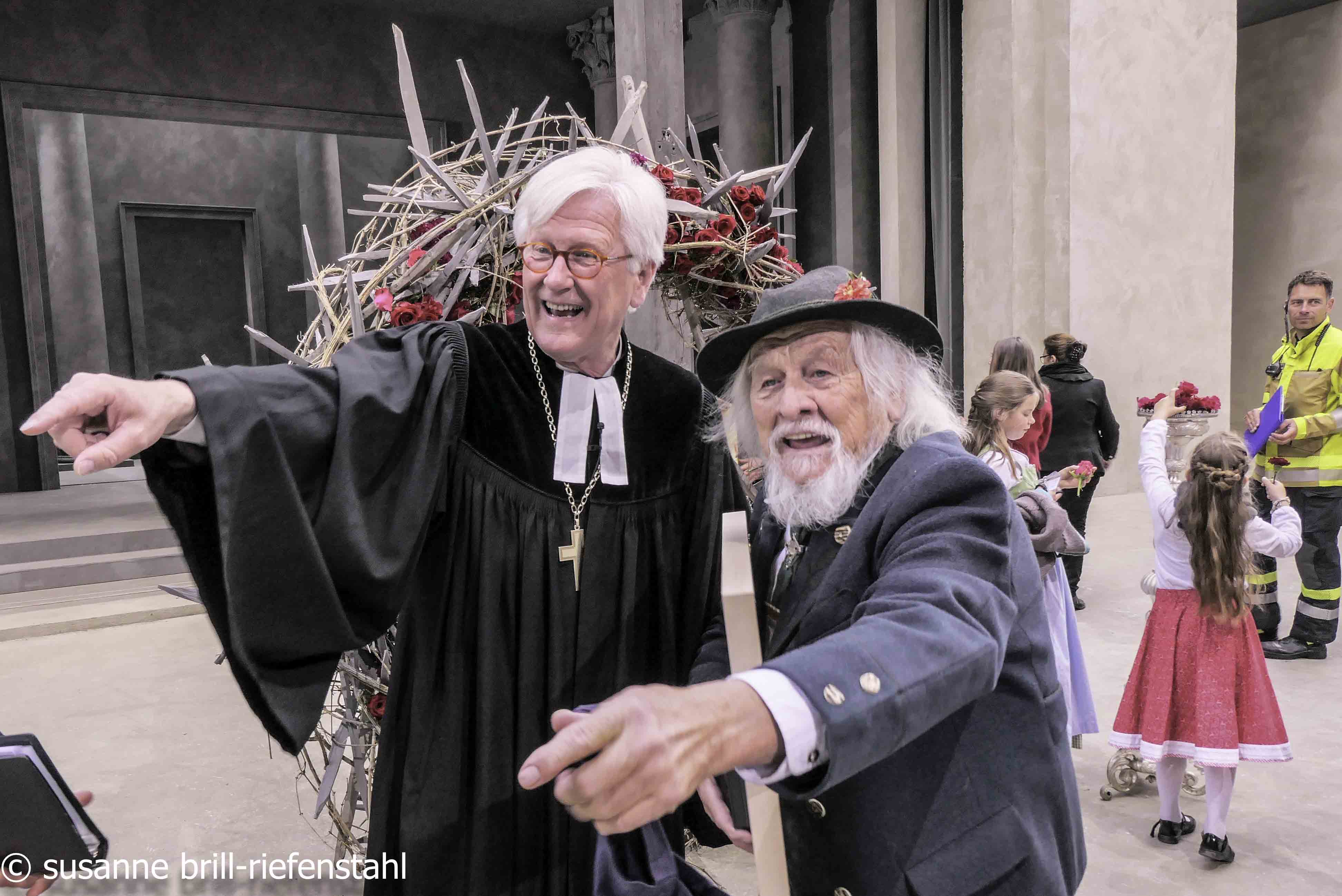 Bischof Bedford-Strohm mit Adi Weber (94 Jahre alt)Premiere