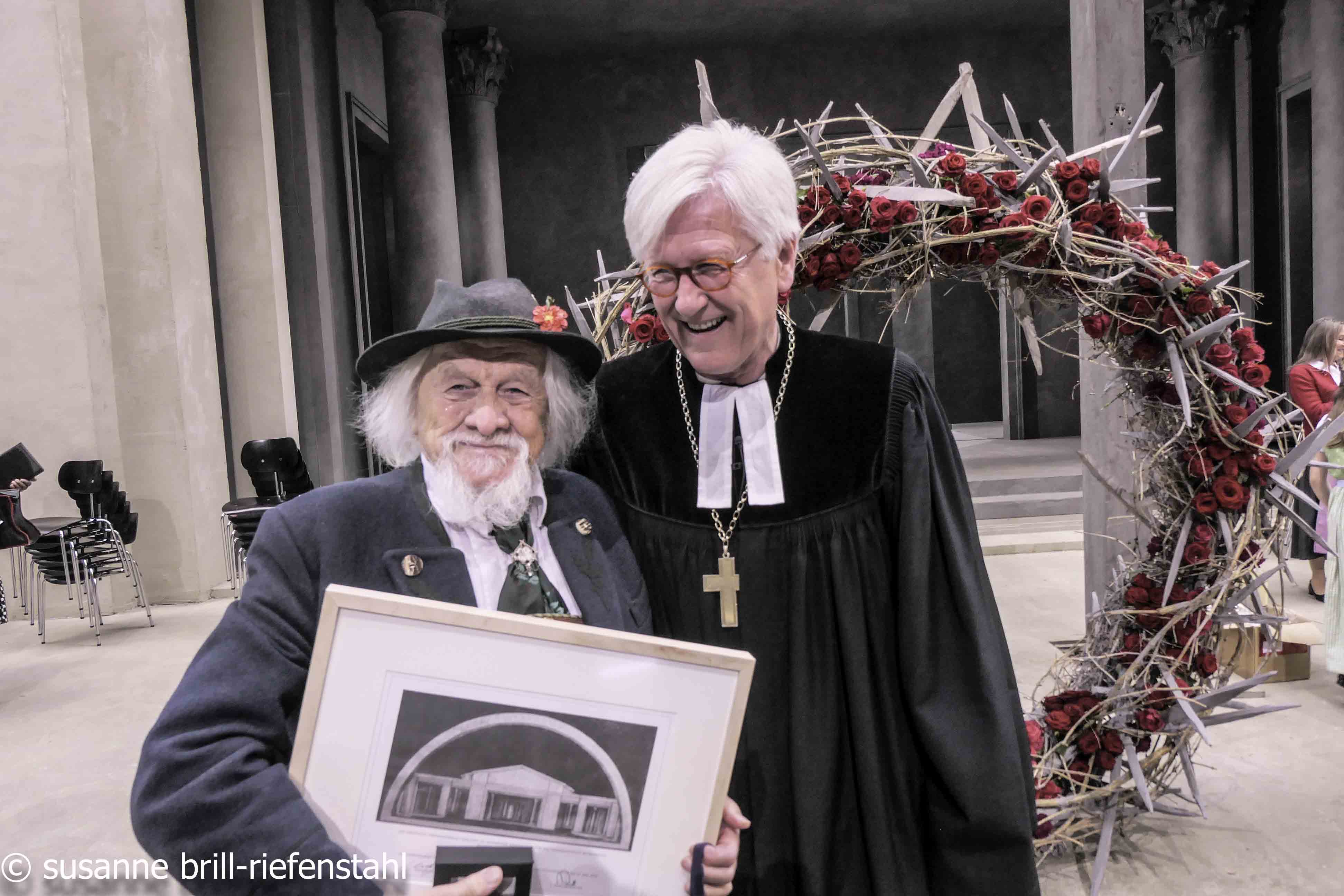 Bischof Bedford-Strohm mit Adi Weber (94 Jahre alt)